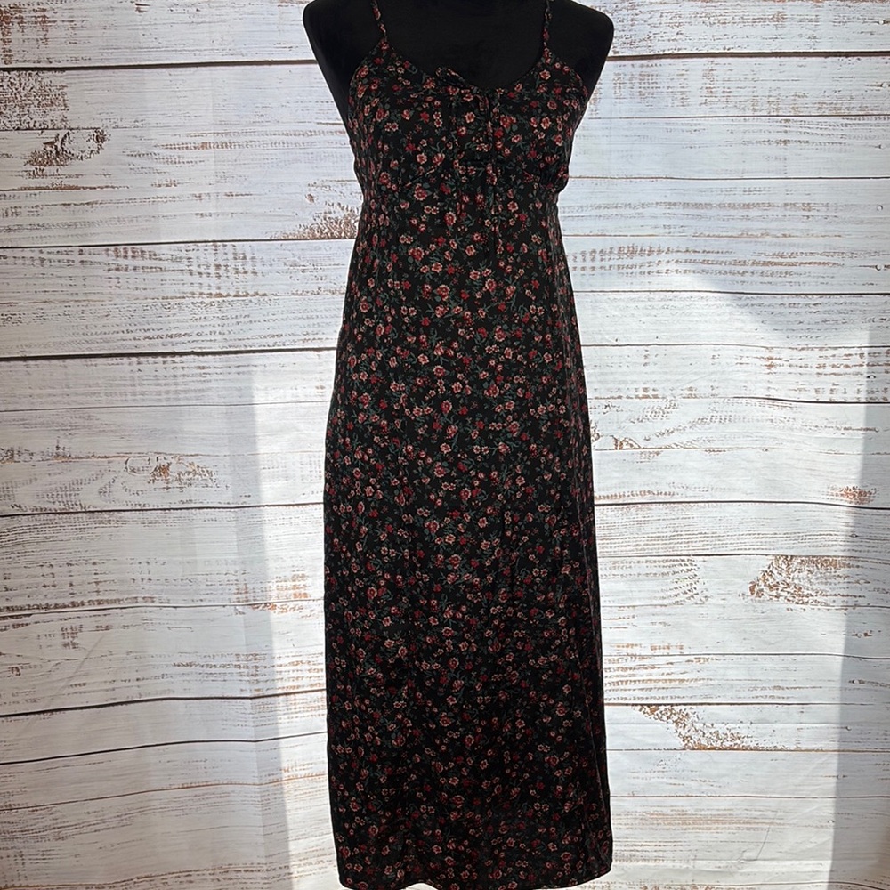 Romantic Wallflower Black Maxi Dress with Pink Floral Design‎ size M